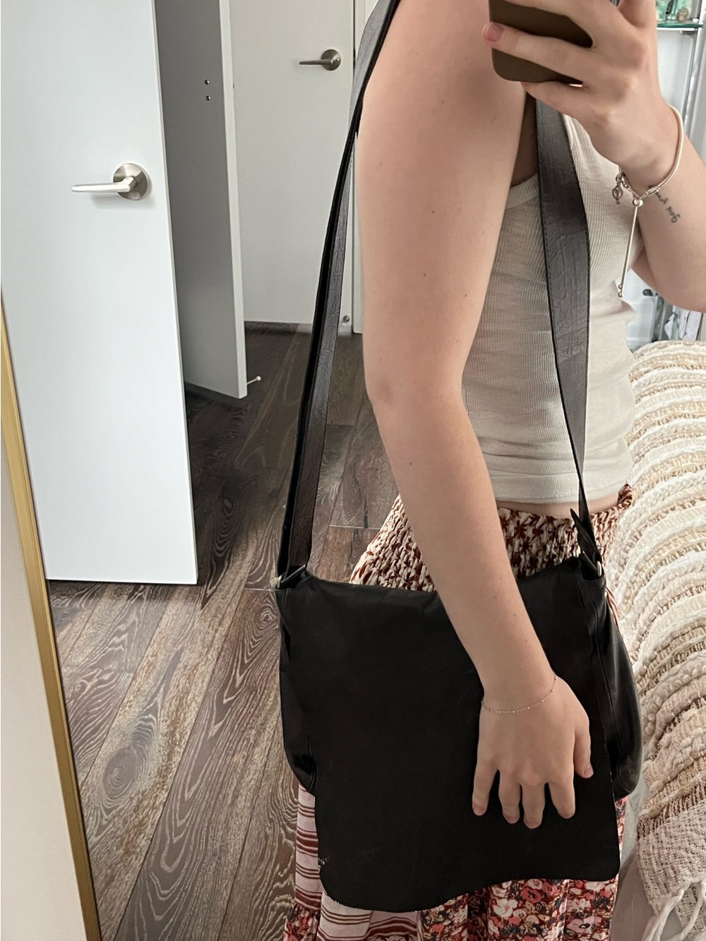 M0851 Leather Messenger Bag